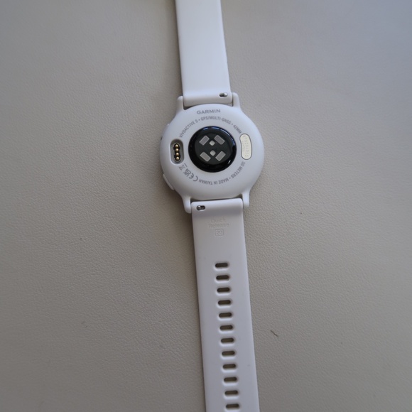 GARMIN Vivoactive 5 Health and Fitness Smartwatch - Picture 4 of 5